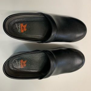 Dansko xp clogs